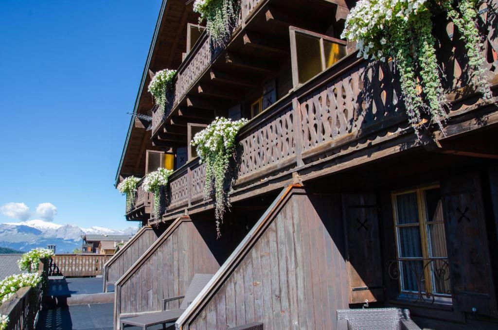Hotel Le Grand Chalet Favre Saint-Luc Exterior foto